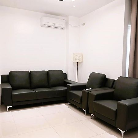 J&V Hotel And Resort Apaleng Экстерьер фото